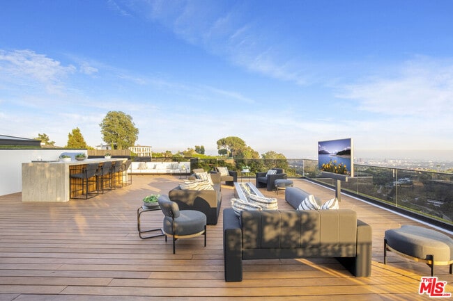 Building Photo - 1033 Somera Rd