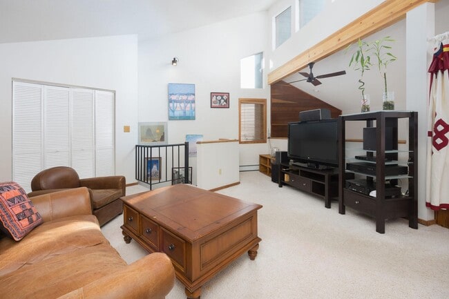 Building Photo - Available now!  Year lease!   Three Bedroo...