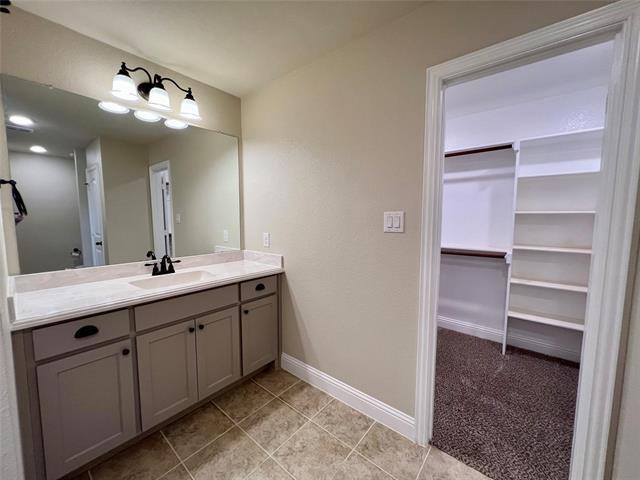 Building Photo - 4010 Bridle Path Ln