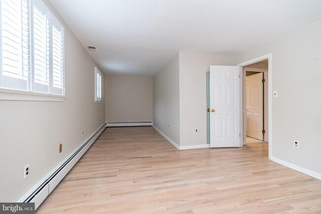 Building Photo - 38 Chestnut Valley Dr