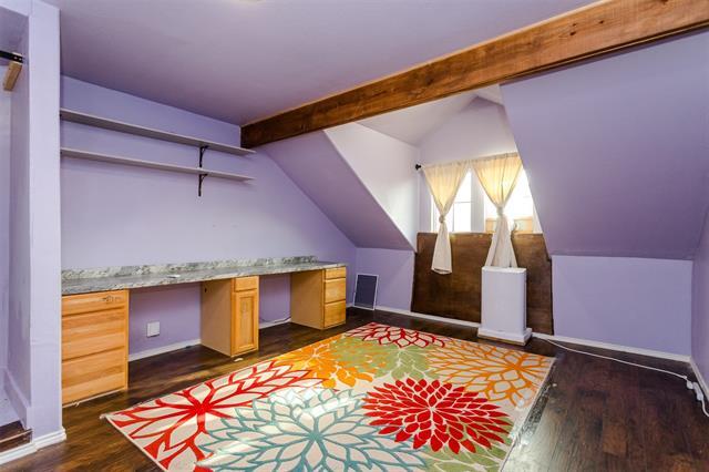 Building Photo - 1035 Sadie St