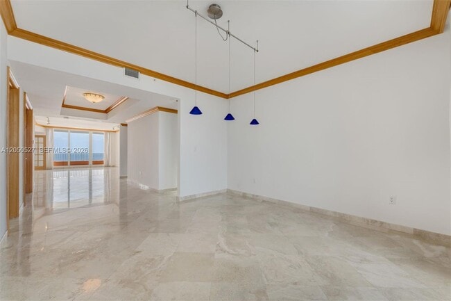 Building Photo - 785 Crandon Blvd
