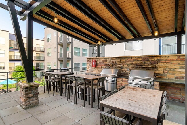 Building Photo - Ellington at Bellevue