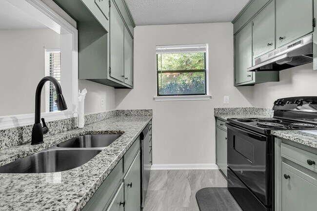 Building Photo - 216 Parlor Dr