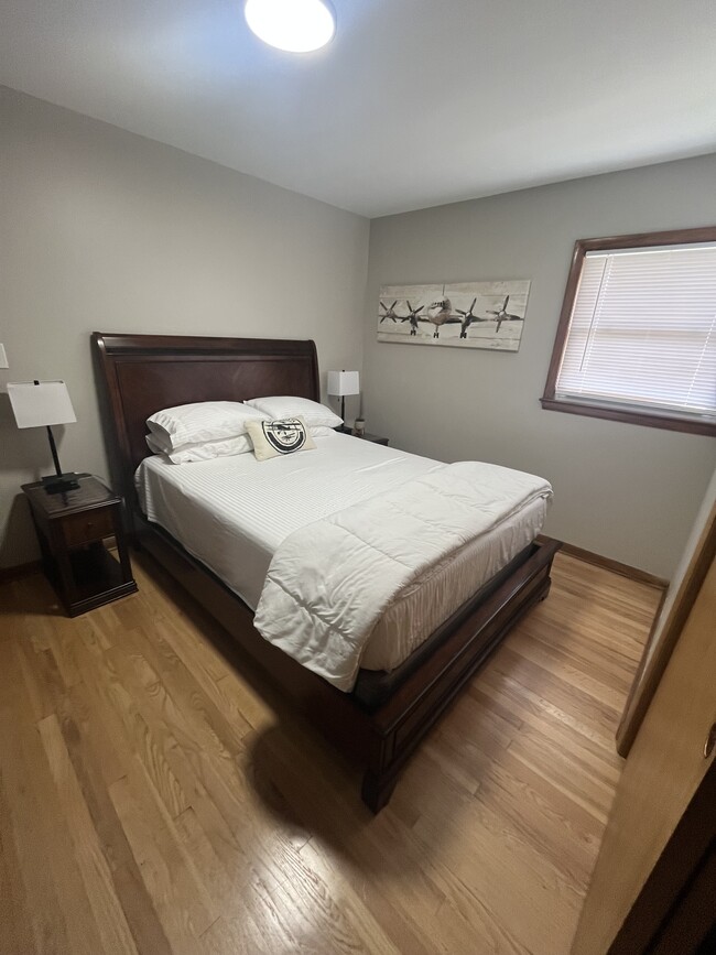 Building Photo - 5922 S Howell Ave