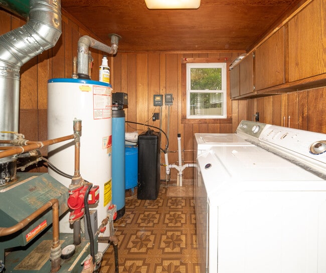 Building Photo - 559 Gatewood Dr