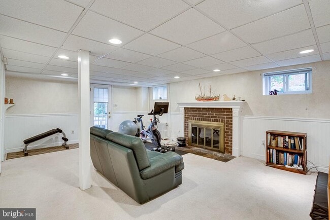 Building Photo - 609 Upland Pl