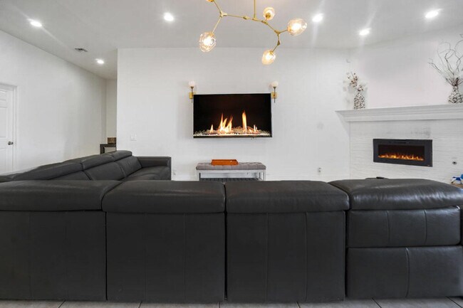 Building Photo - 34620 Via Josefina Dr