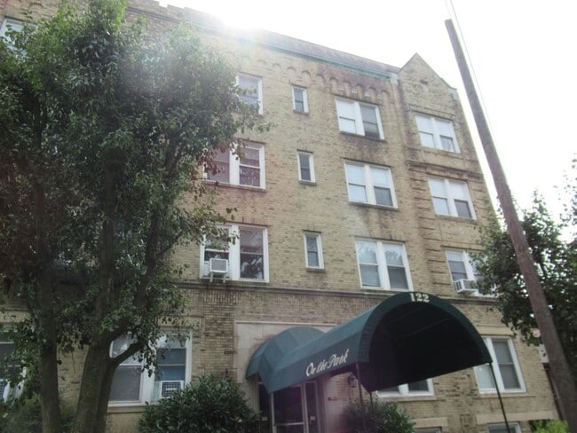 Building Photo - 120-122 W 39th St