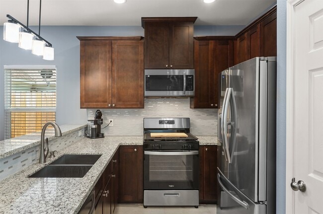 Building Photo - 2518 33rd Ave N