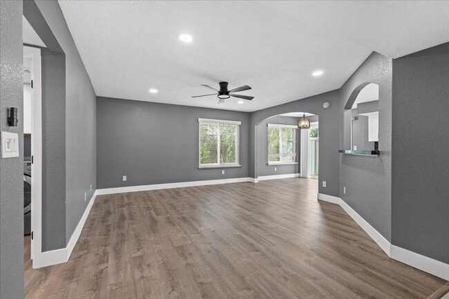 Building Photo - 3201 Ventana Hills Dr