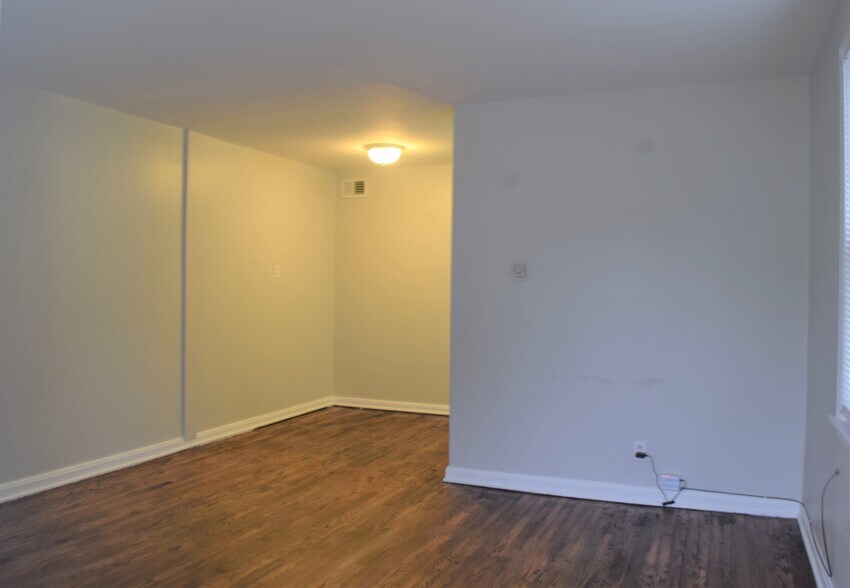 Building Photo - 1227 Louisville ave