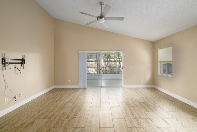 Building Photo - 12803 Maribou Cir
