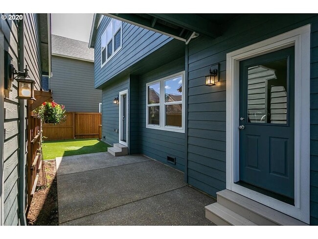 Building Photo - 153 NE Porto Way
