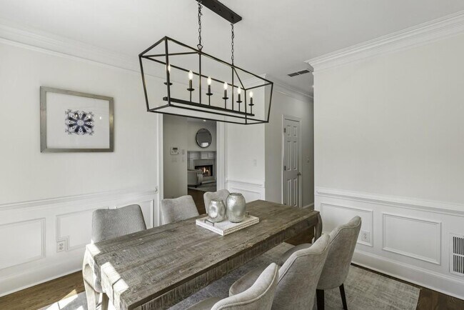 Building Photo - 78 Crumley St SE