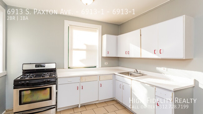 Building Photo - 6913 S Paxton Ave