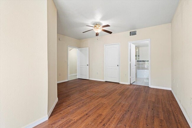 Building Photo - 110 SW Peacock Blvd