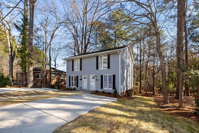 Building Photo - Newly Renovated 2 Bed, 1 Bath in Downtown Wake Forest!