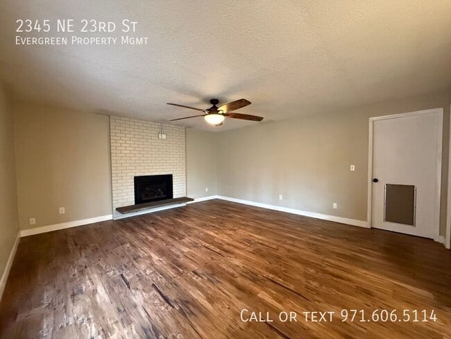 Building Photo - 2345 NE 23rd St