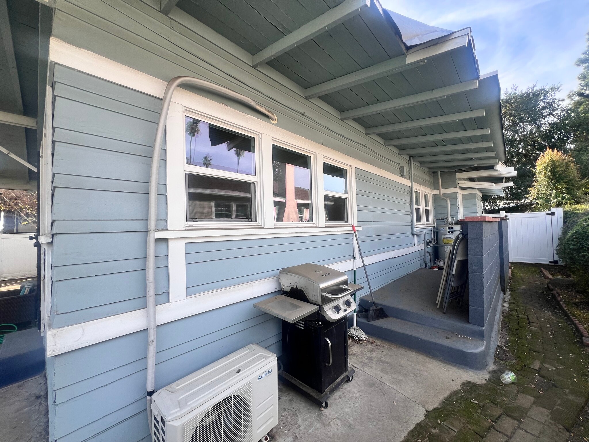 Building Photo - 1826 Lincoln Ave