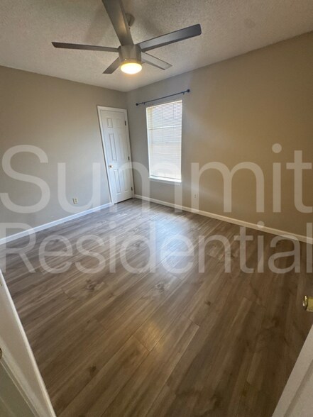 Building Photo - 1119 Huger St