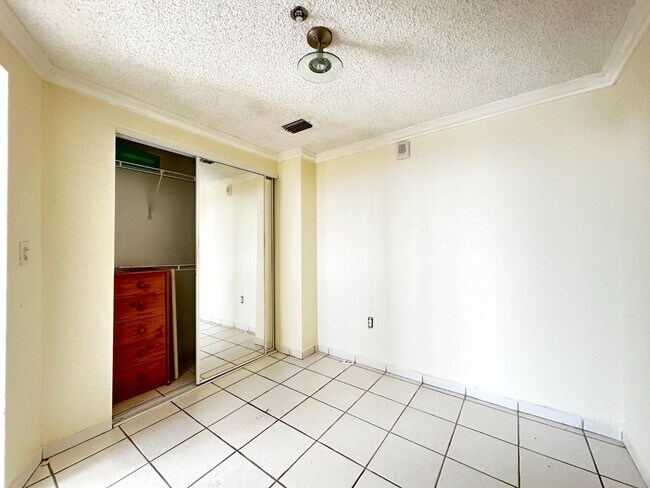 Building Photo - 2829 Indian Creek Dr