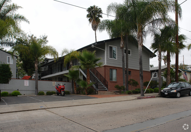 Primary Photo - Florida Street Apartments