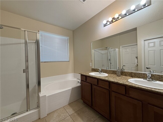 Building Photo - 3548 E Tompkins Ave