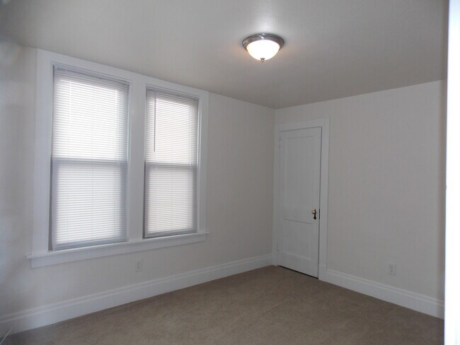 Building Photo - 1308 Peermont Ave