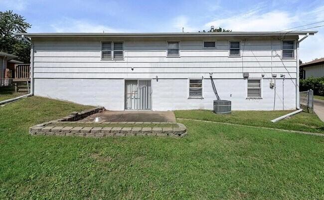 Building Photo - 813 NE 86th St