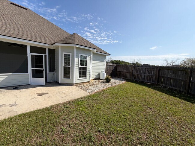 Building Photo - Home in Hahira