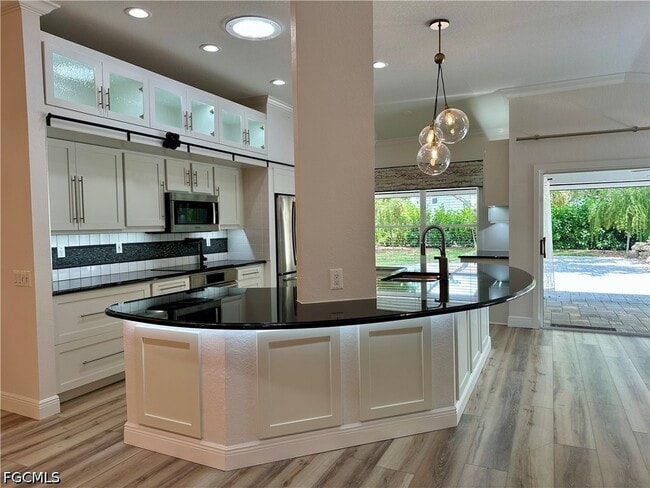 Building Photo - 8798 Fawn Ridge Dr