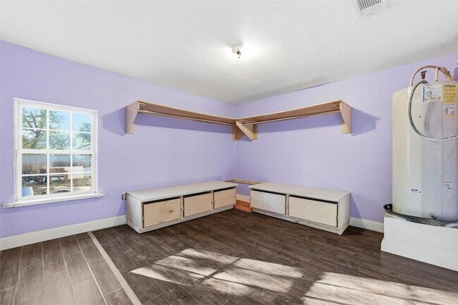 Building Photo - 2734 Fordham Rd