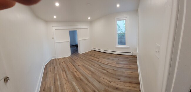 Building Photo - 463 N Franklin St