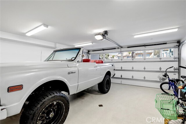 Building Photo - 2428 The Strand