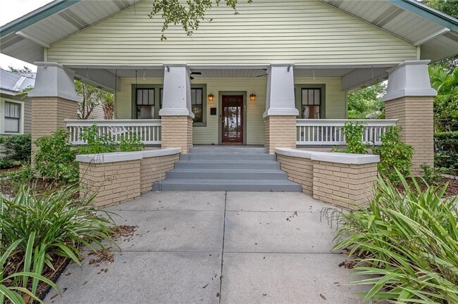 Building Photo - 5207 N Suwanee Ave