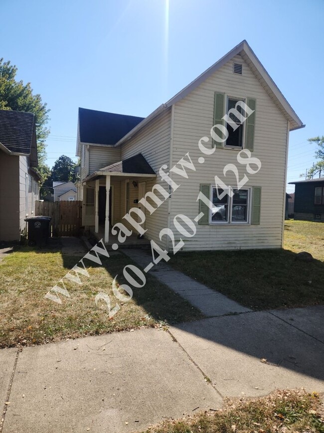 Building Photo - 3 BR near University of Saint Francis