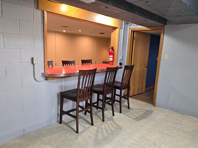 Building Photo - 132 Corll St