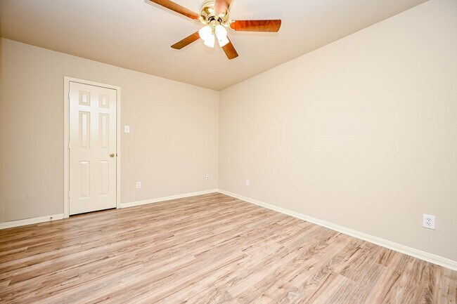 Building Photo - 18518 Shadow Line Ct