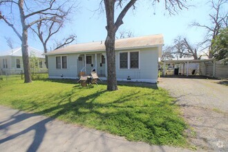 Building Photo - Cottage Style 1/1 Duplex Near Downtown New...