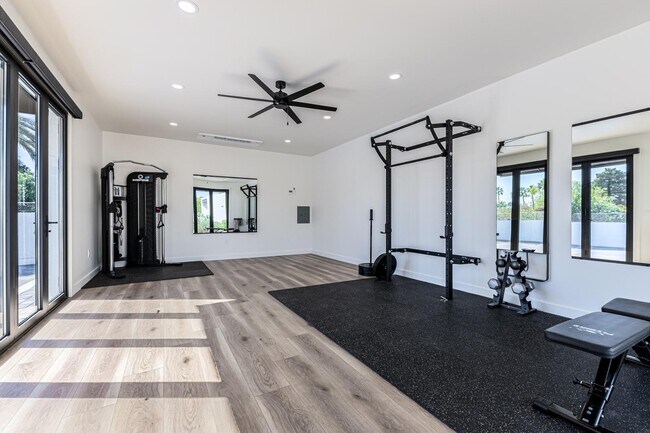 Building Photo - 9917 N 52nd St