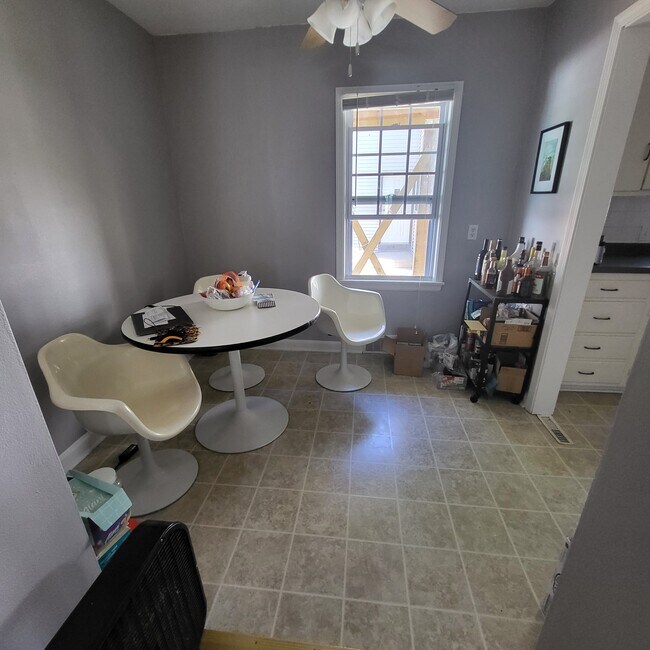 Dinning Room - 2318 St Paul Ave