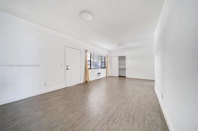 Building Photo - 7845 NE Bayshore Ct