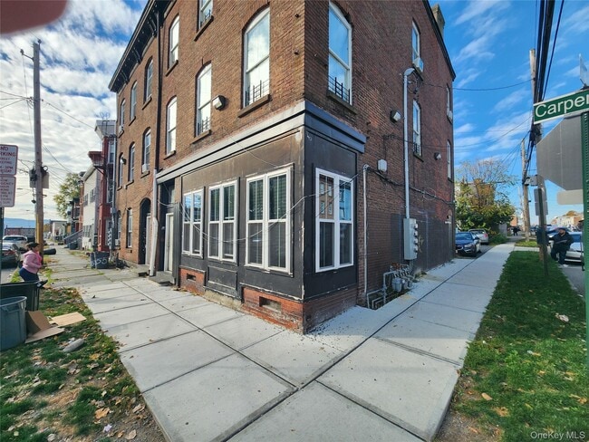 Building Photo - 57 Carpenter Ave