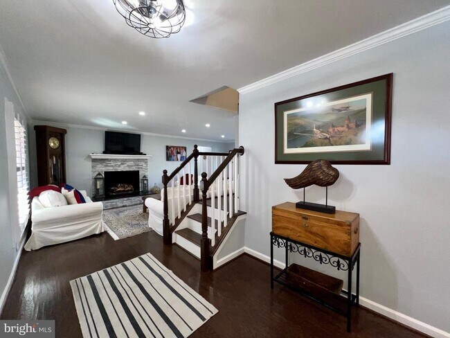 Building Photo - 909 St Stephens Rd