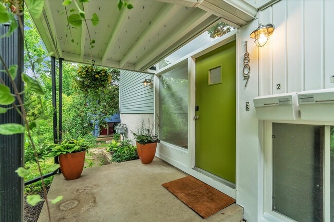 Building Photo - 1807 Fair St