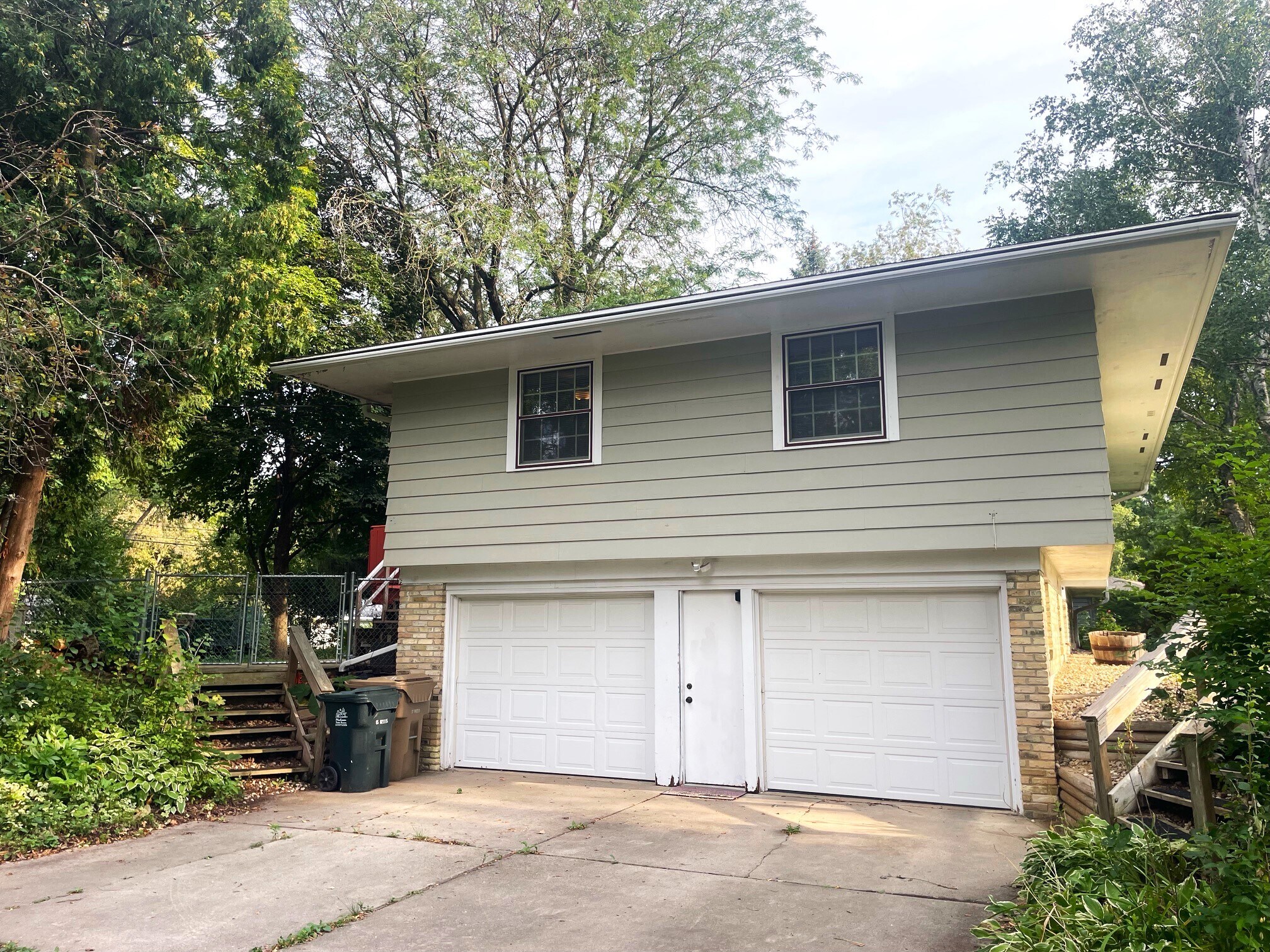 Building Photo - 1522 Cameron Dr