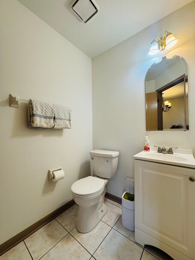 Building Photo - 2164 Seaver Ln