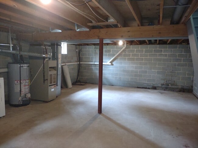 Building Photo - 576A Nemoral St