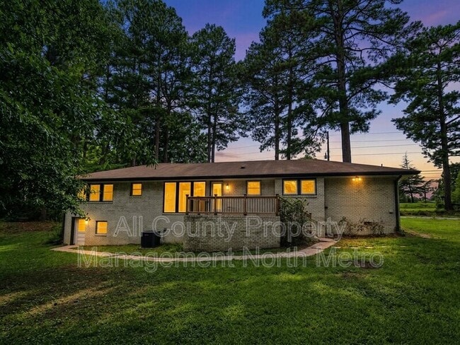 Building Photo - 4335 King Springs Rd SE